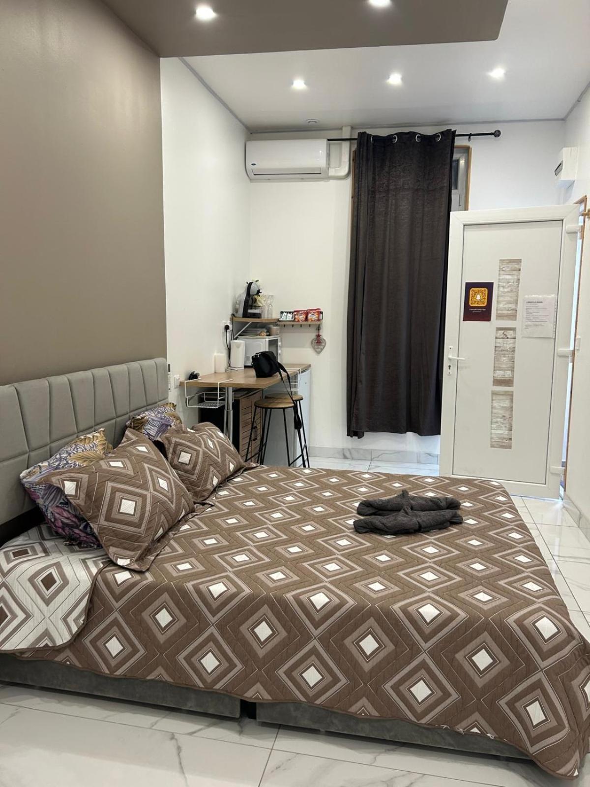 Suite Gold By L Amaryllis I Jacuzzi & Sauna Prive I Centre Beziers Arrivee Autonome Exterior photo